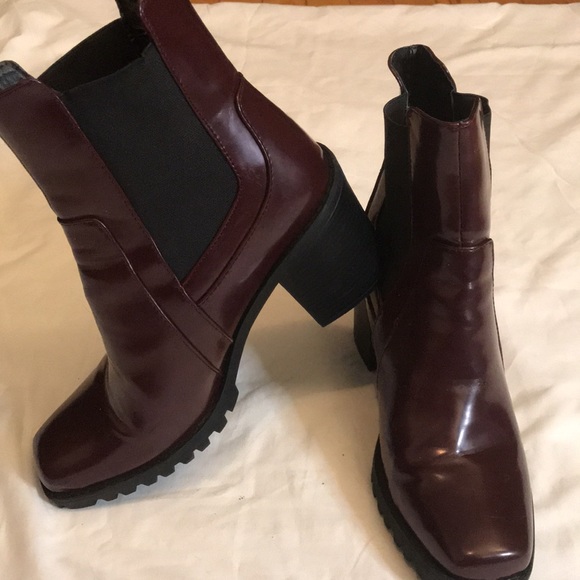 Maroon boots - Picture 4 of 6